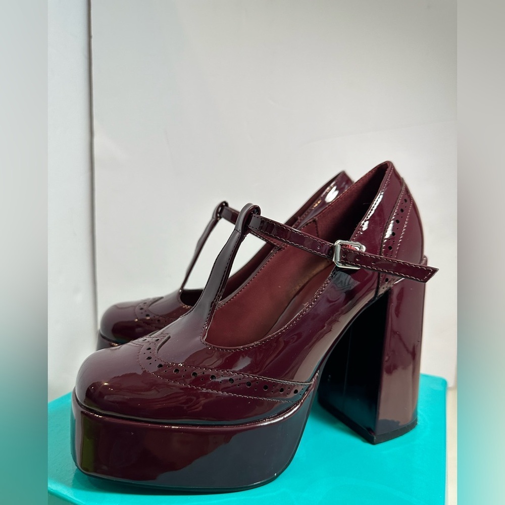 Women's Burgundy Platform Shoes ✨ - Picture 8 of 10